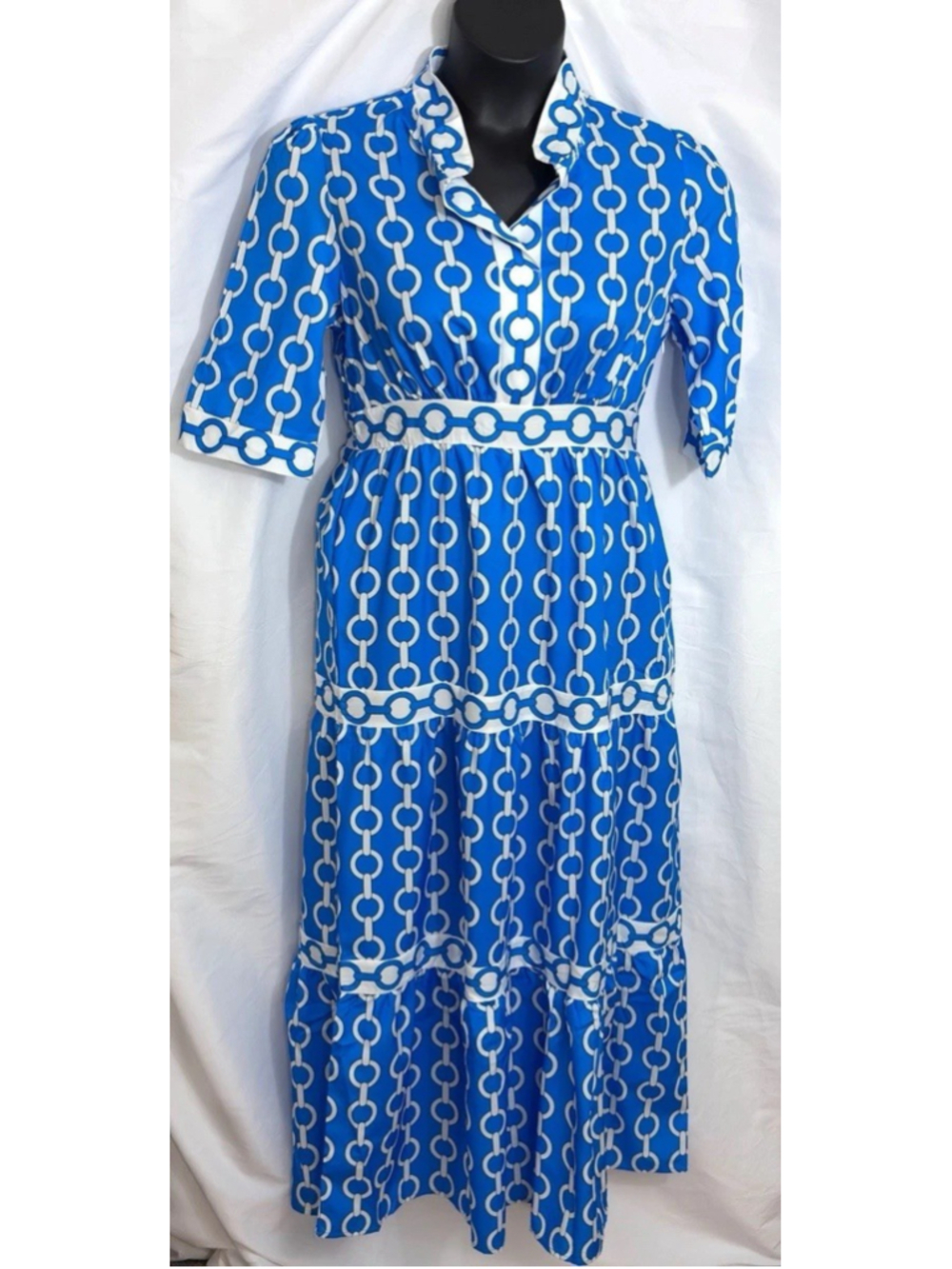 blue and white midi dress with a chain-link pattern and a high neckline XXL